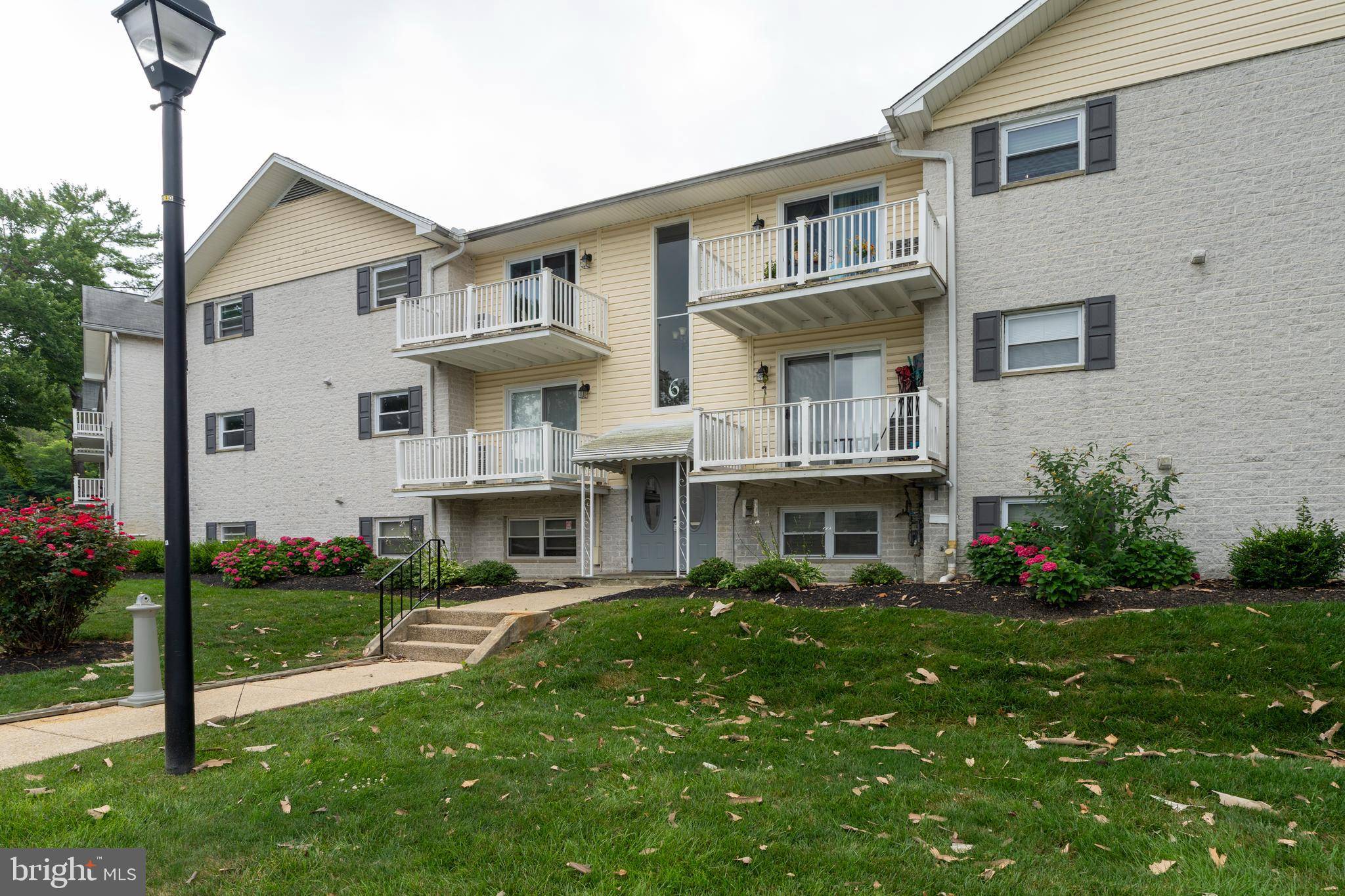 Cockeysville, MD 21030,6 WARREN LODGE CT #2D