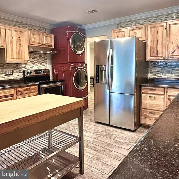 Triangle, VA 22172,18085 OLDE PORT LN