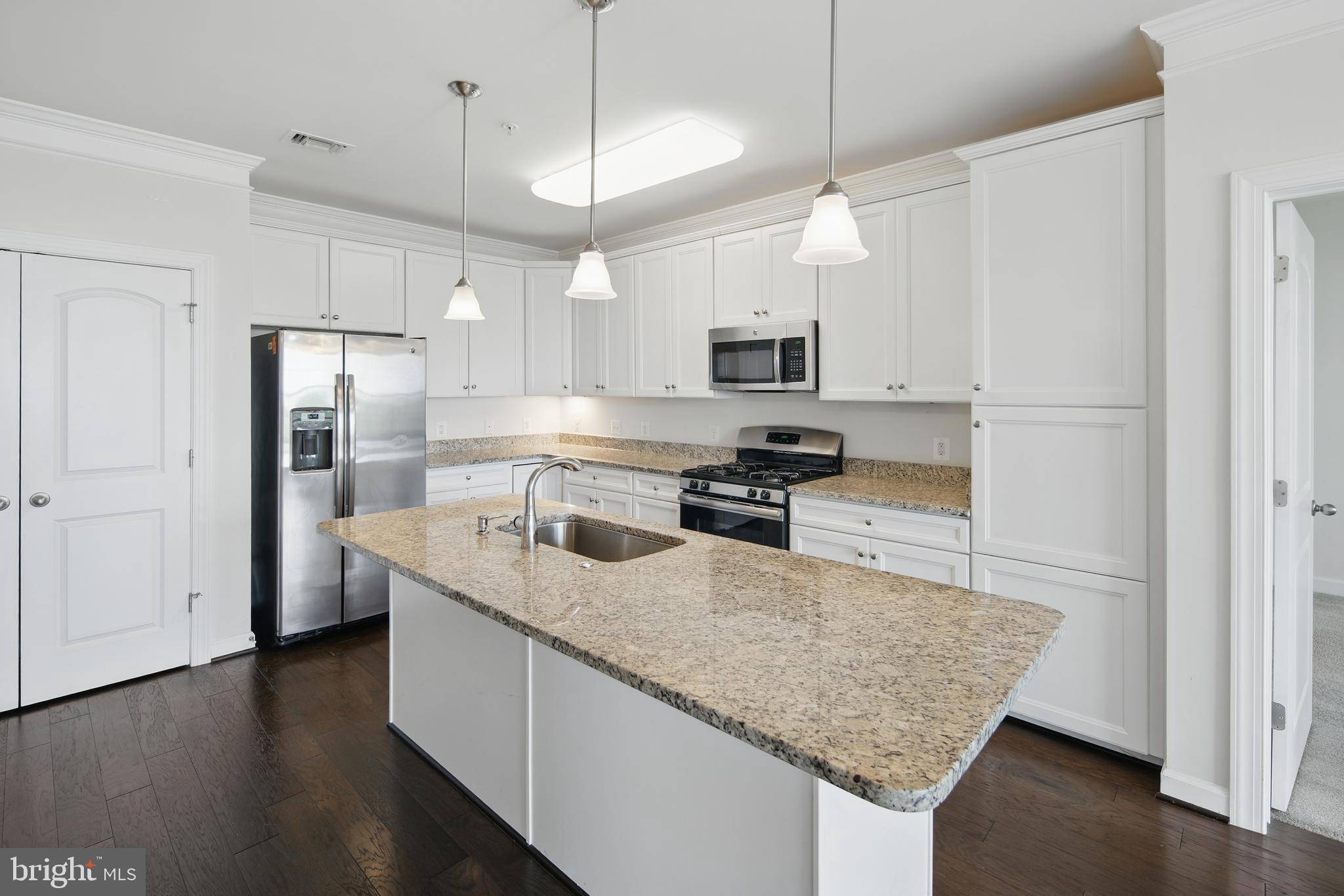 Herndon, VA 20171,13722 NEIL ARMSTRONG AVE #507