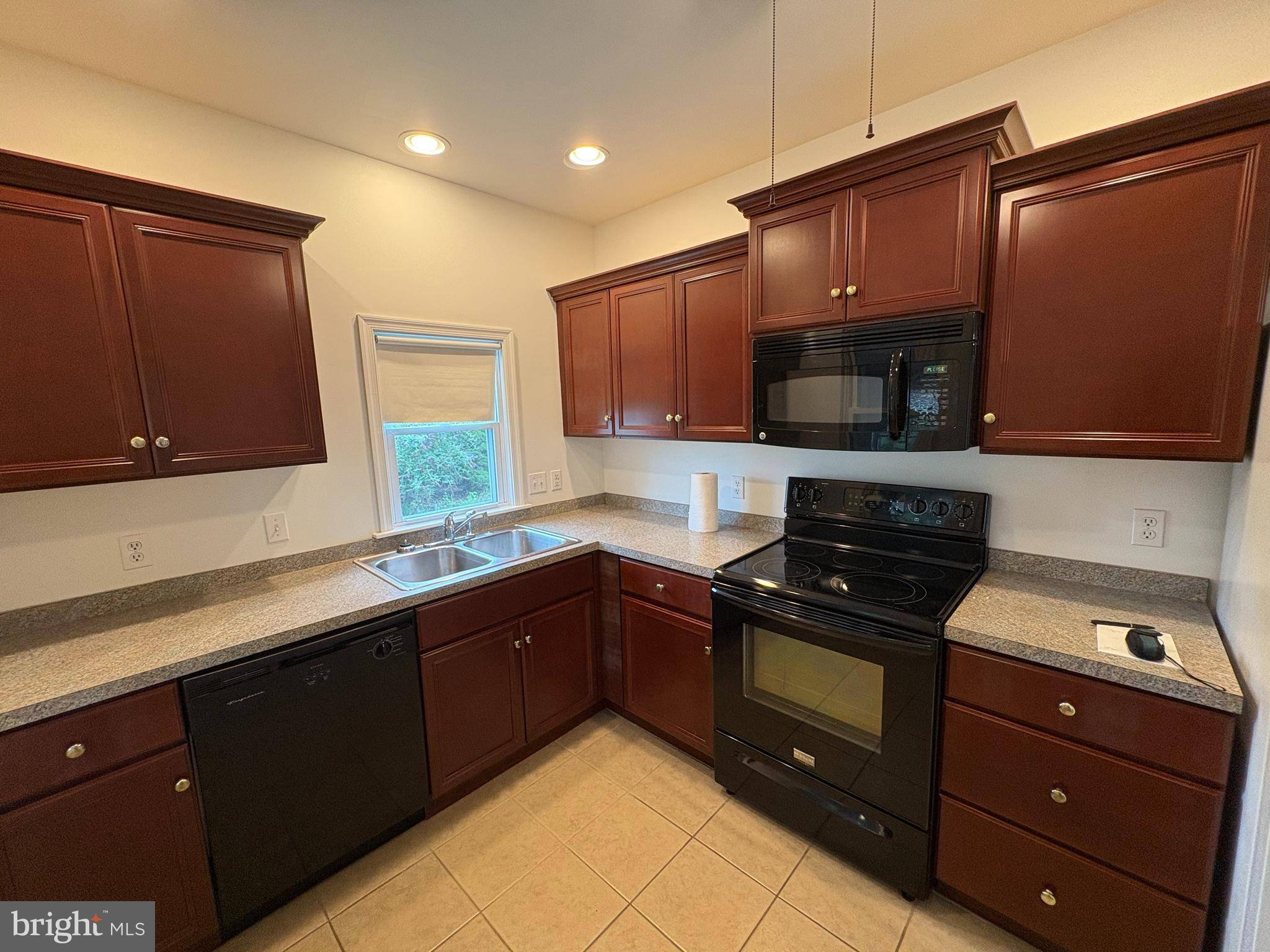 Robesonia, PA 19551,46 W PENN AVE