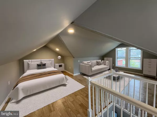 46 W PENN AVE, Robesonia, PA 19551