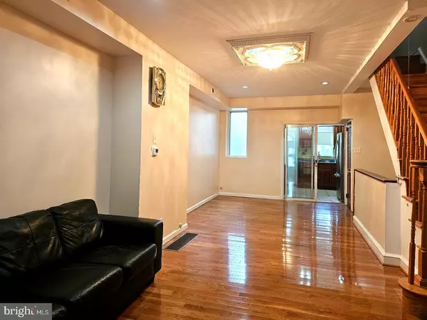 Philadelphia, PA 19145,2150 S LAMBERT ST