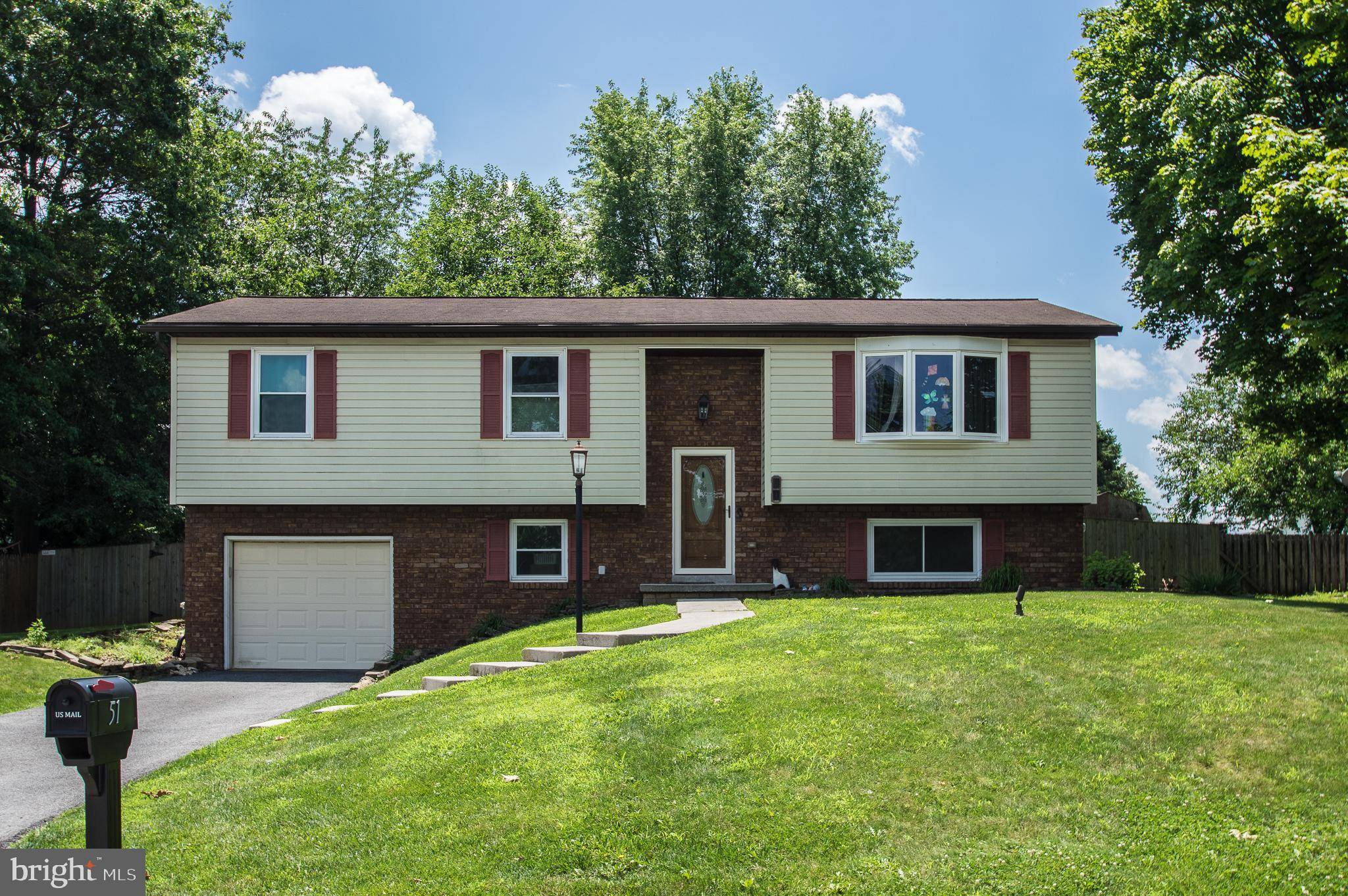 51 ALLEN DR, Hanover, PA 17331
