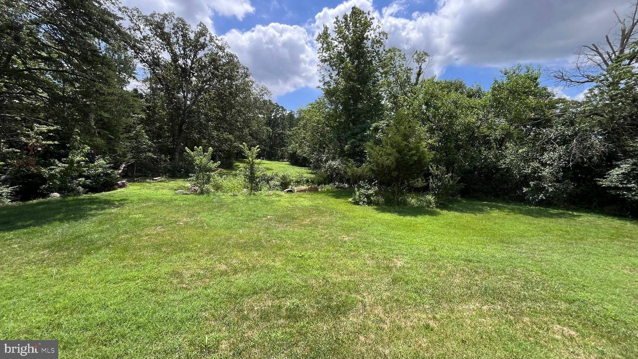 Chantilly, VA 20152,43358 MOUNTAIN VIEW DR