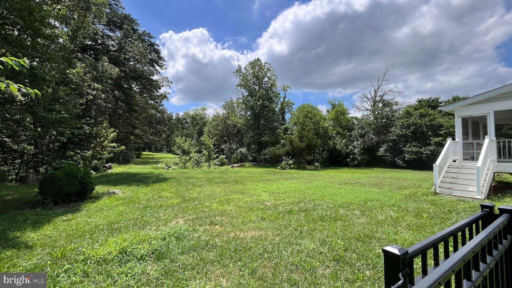Chantilly, VA 20152,43358 MOUNTAIN VIEW DR