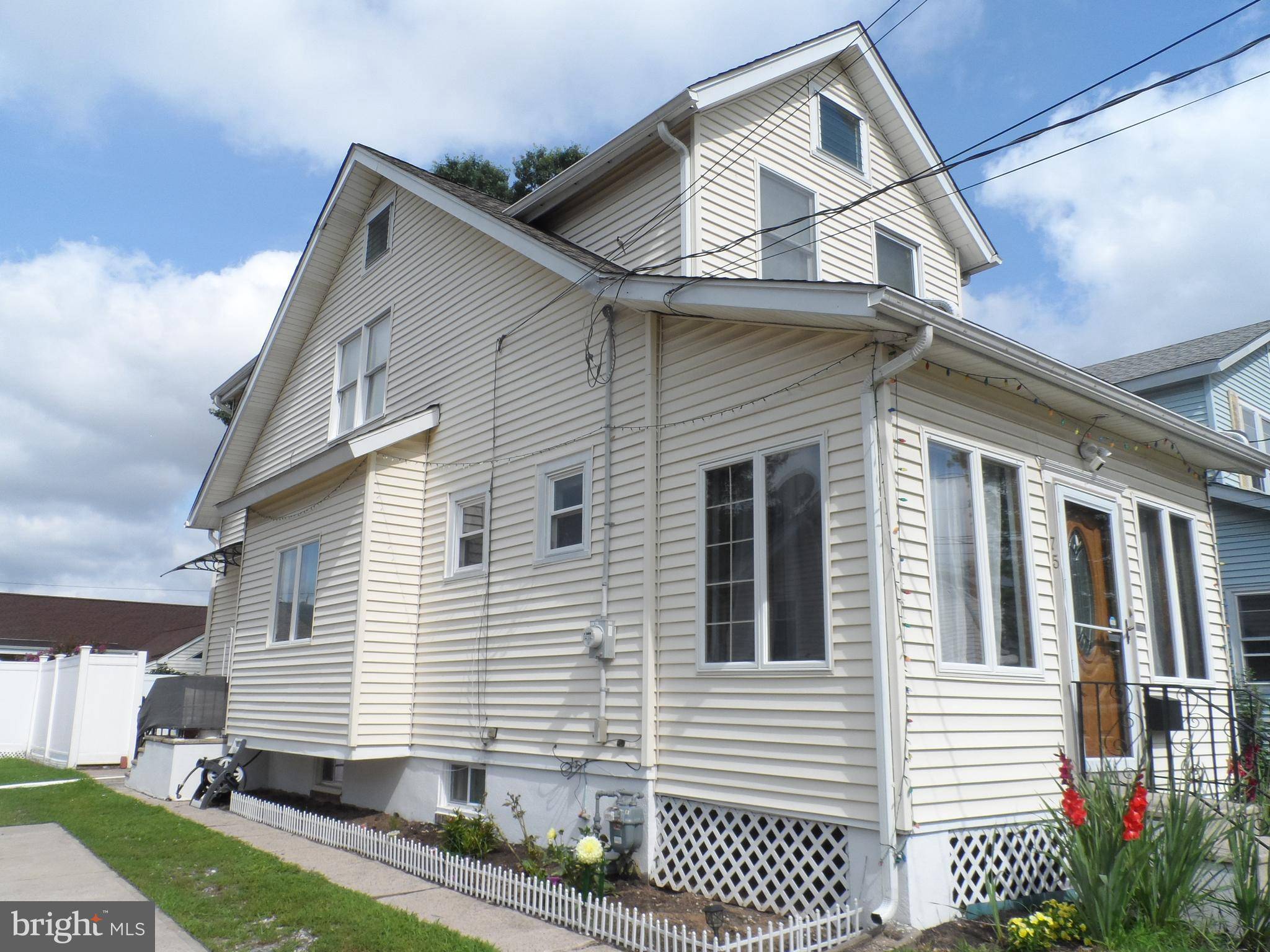 Hamilton, NJ 08610,75 REED AVE