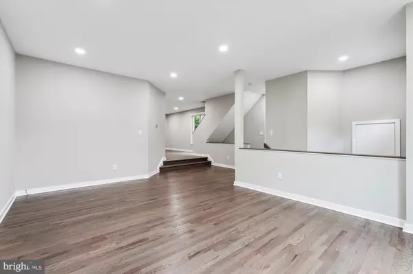 Potomac, MD 20854,10901 WHITERIM DR