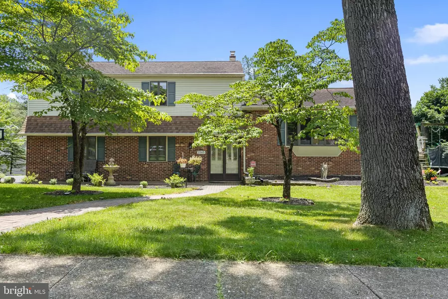 1565 CAROLINE DR, Aston, PA 19014