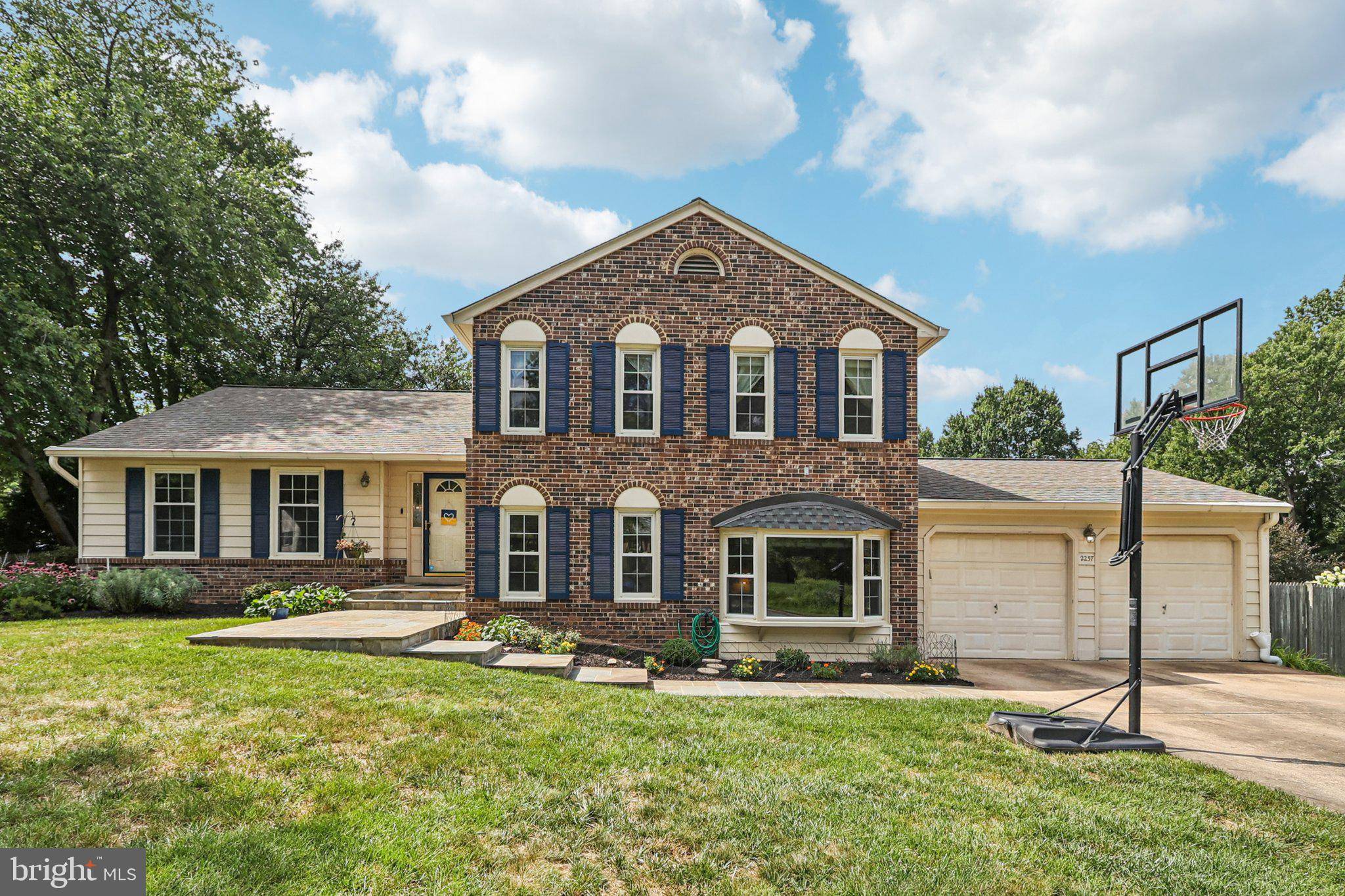 2237 LOCH LOMOND DR, Vienna, VA 22181