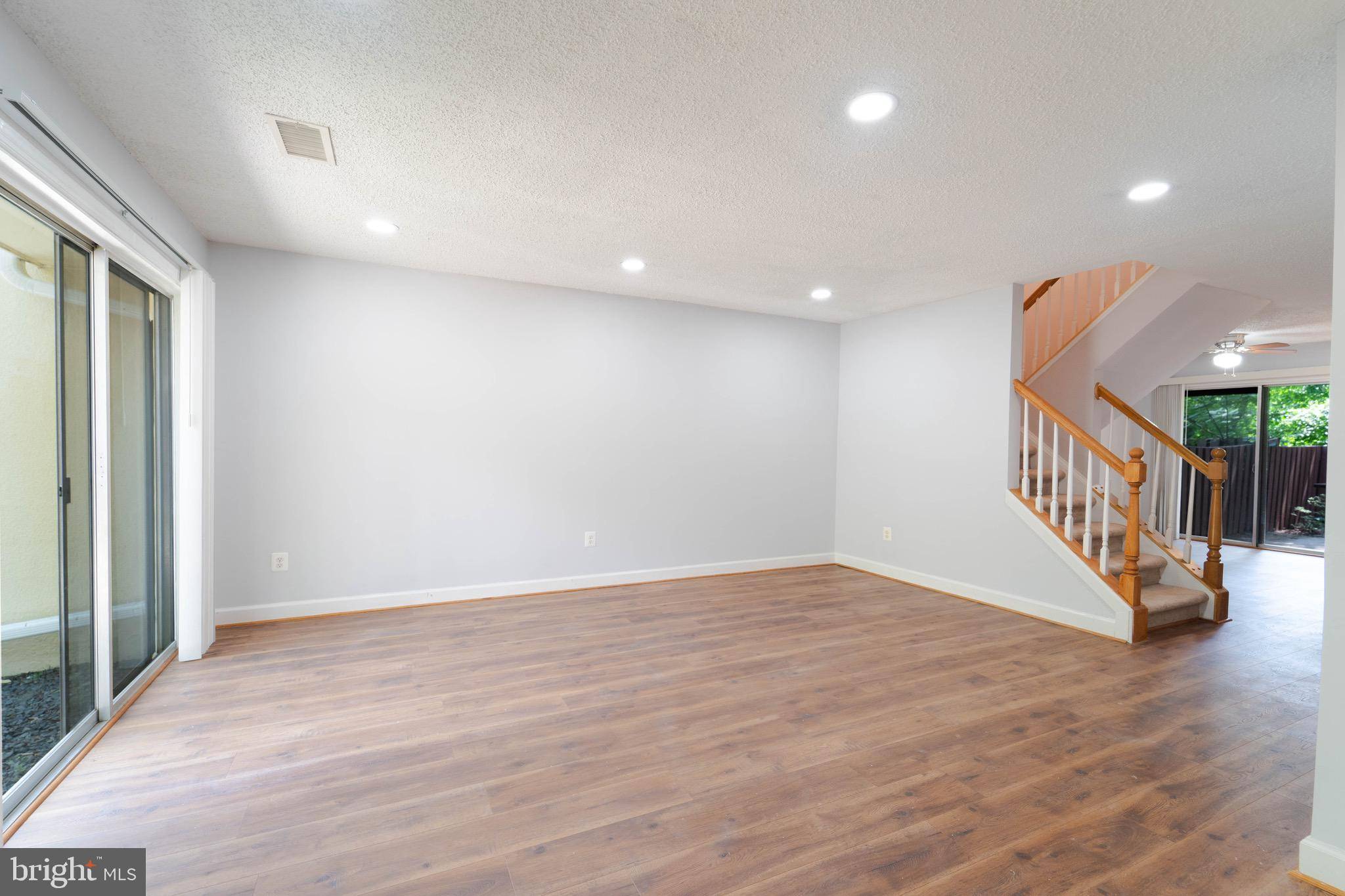 Reston, VA 20191,2221 SOUTHGATE SQ