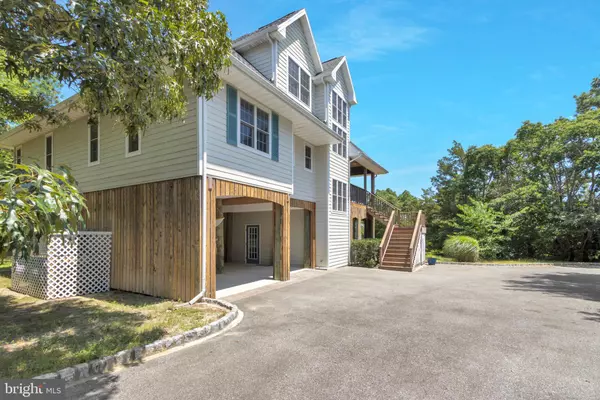 Ocean View, DE 19970,38807 BAYFRONT DR