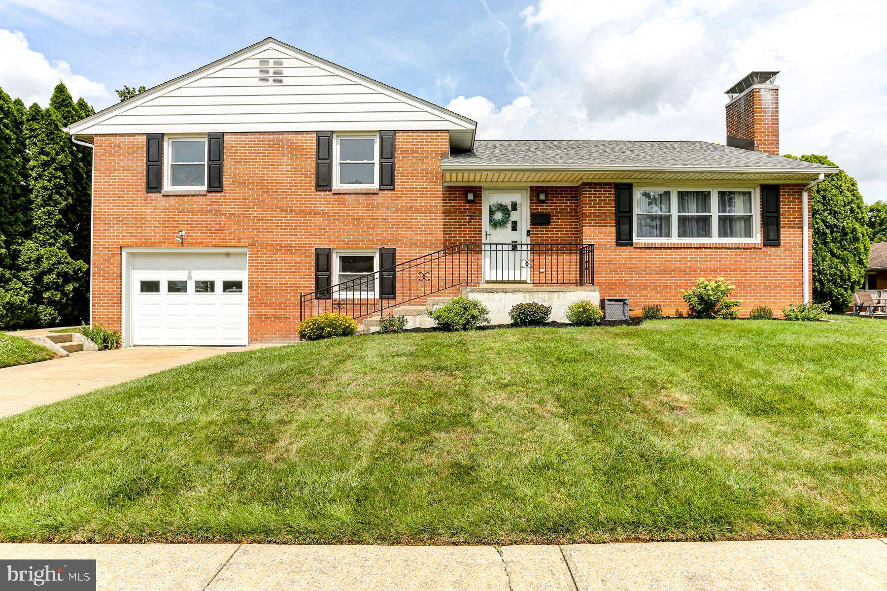 7 COLGATE DR, Camp Hill, PA 17011