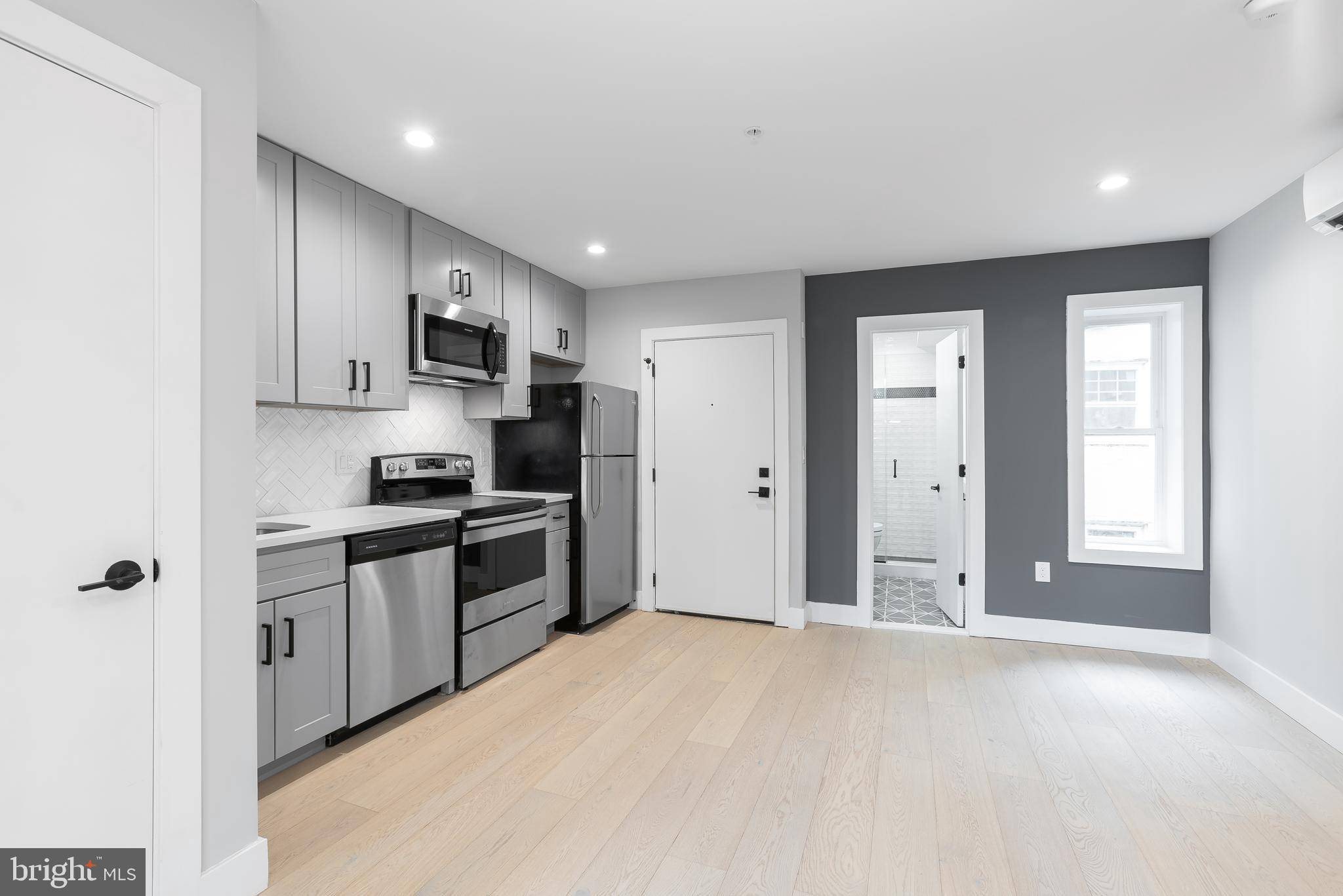 Philadelphia, PA 19103,1707 RITTENHOUSE SQ #3F