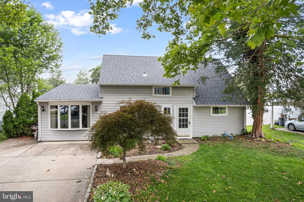 Levittown, PA 19055,29 CRABTREE DR