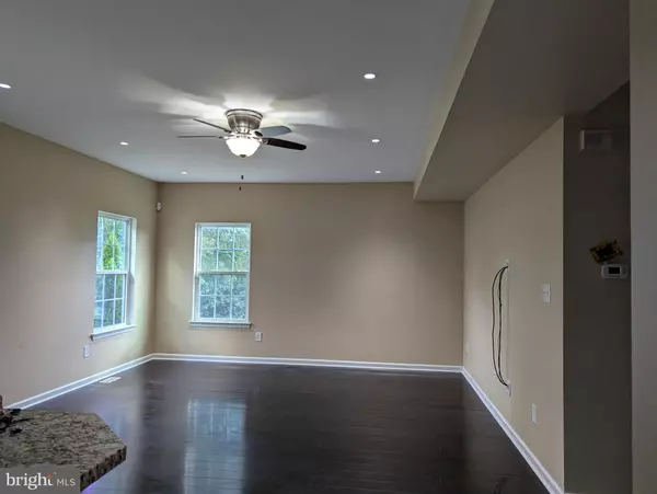 Woodbury, NJ 08096,14 VIOLET CT