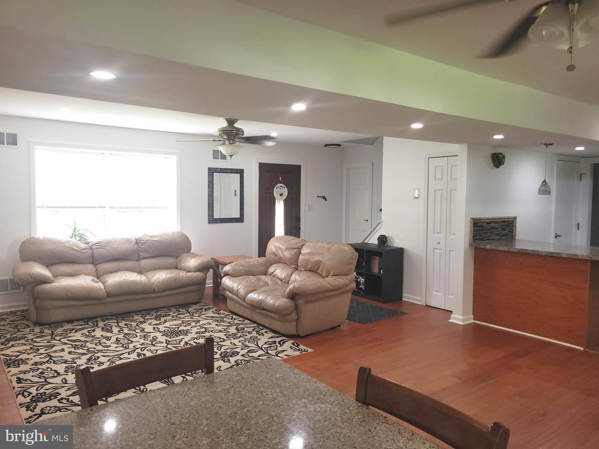 Williamstown, NJ 08094,104 CHINKAPIN AVE