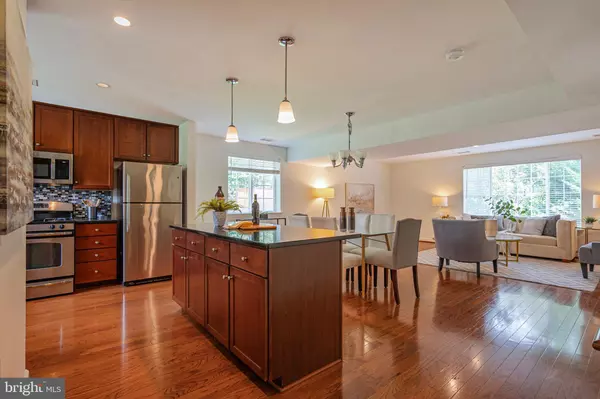 Arlington, VA 22204,4117 S FOUR MILE RUN DR #A