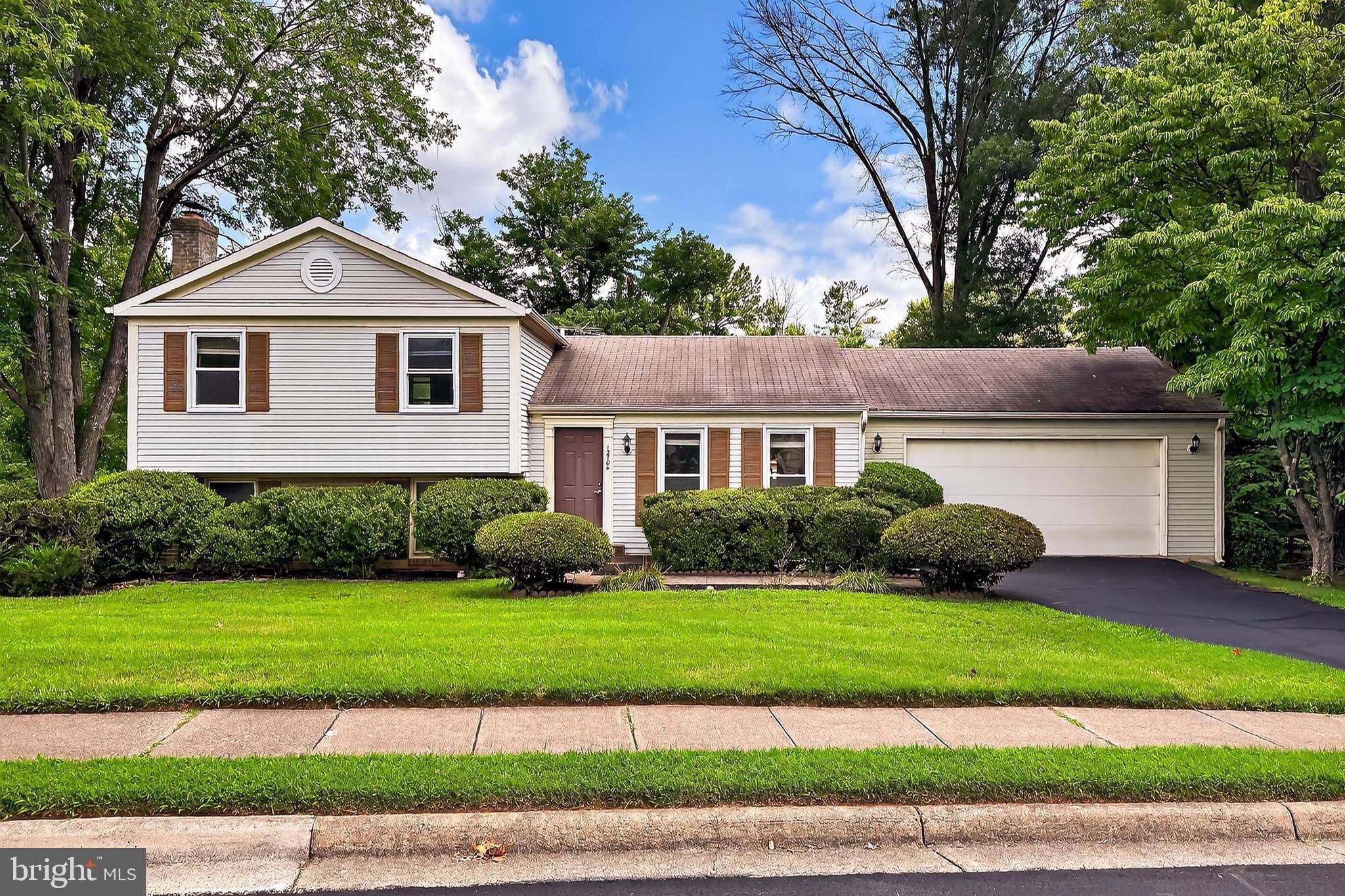 12704 BRADWELL RD, Oak Hill, VA 20171