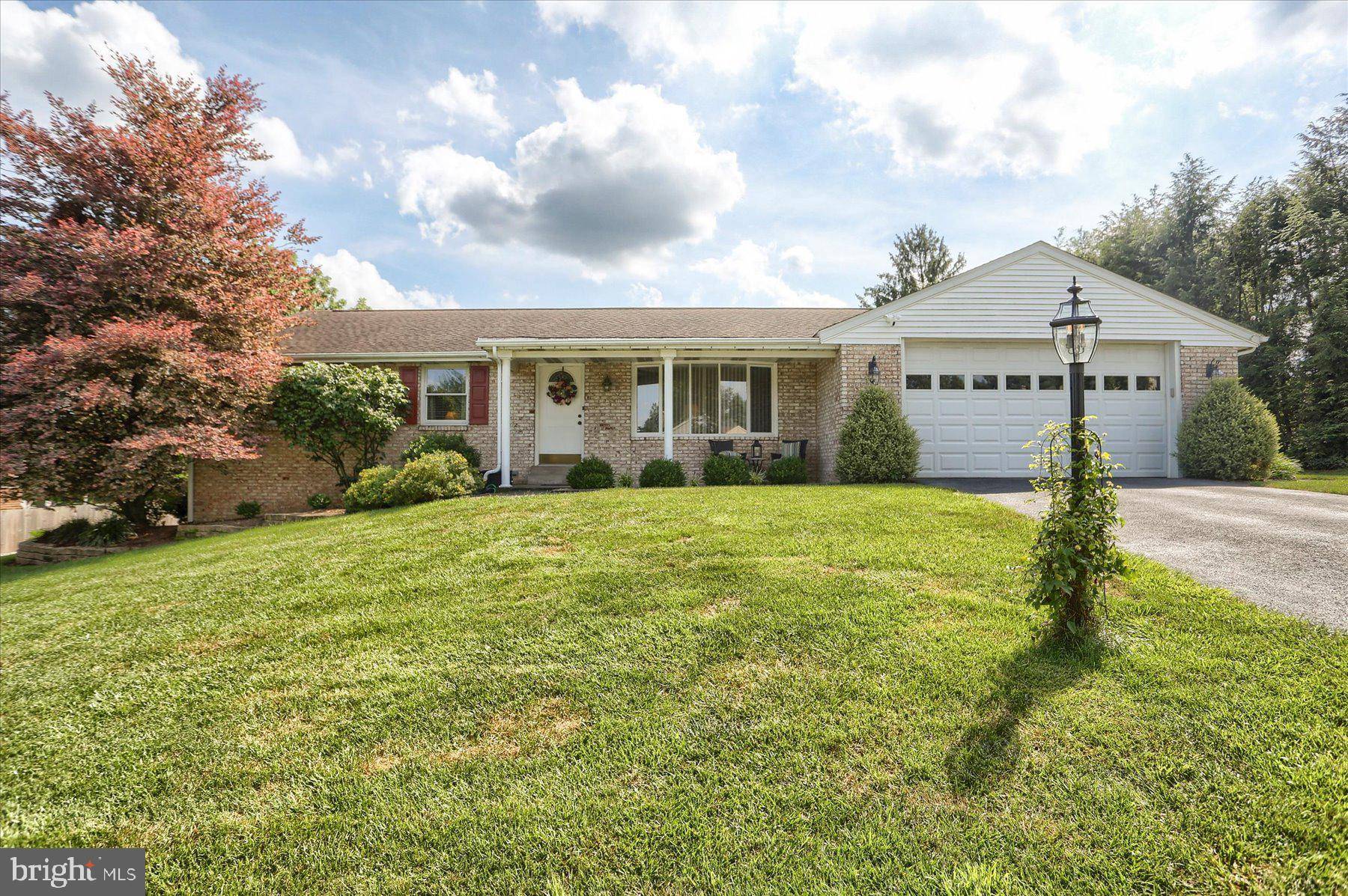 1009 COPPER CREEK DR, Mechanicsburg, PA 17050