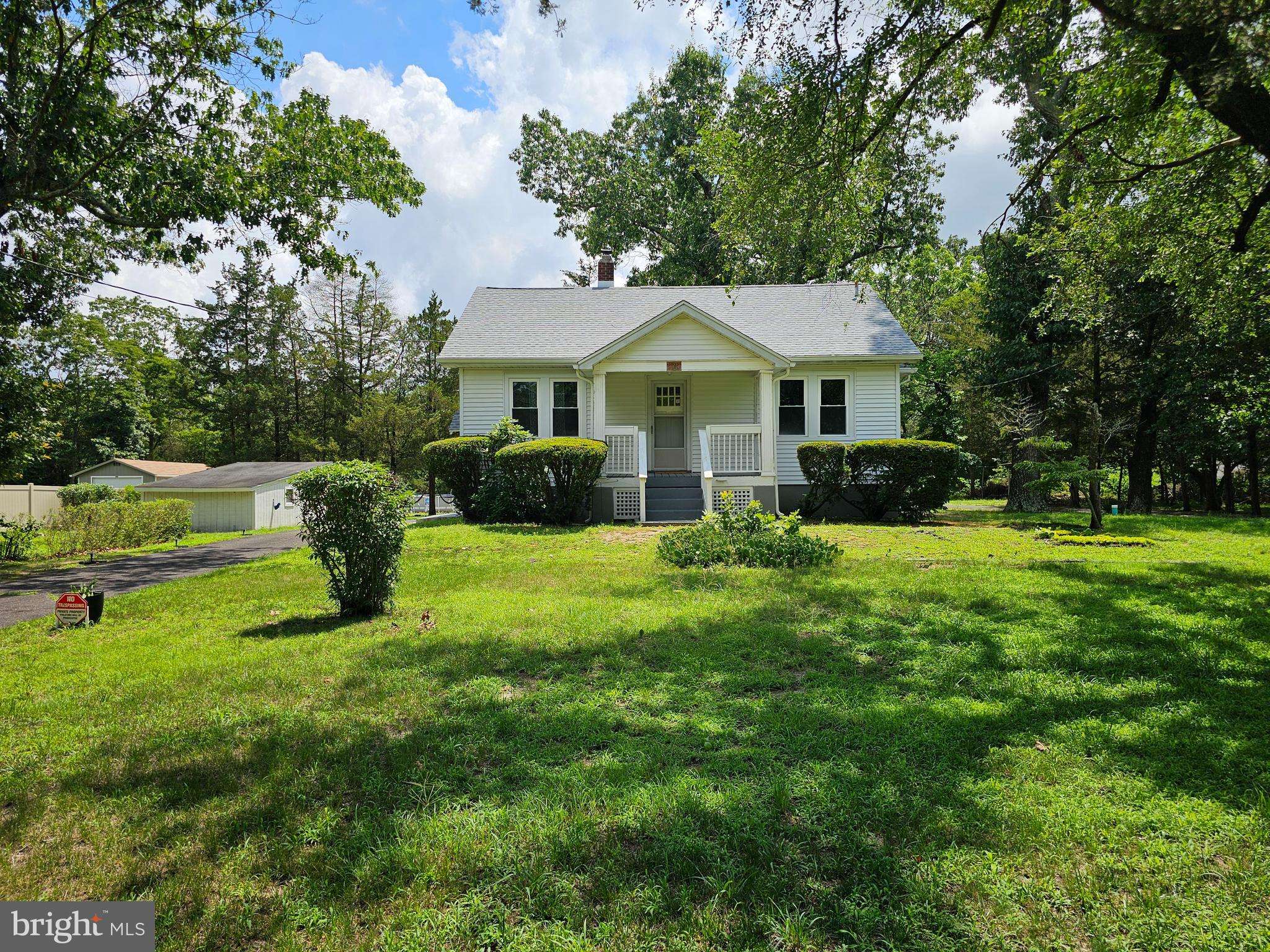 1833 W OAK RD, Vineland, NJ 08360
