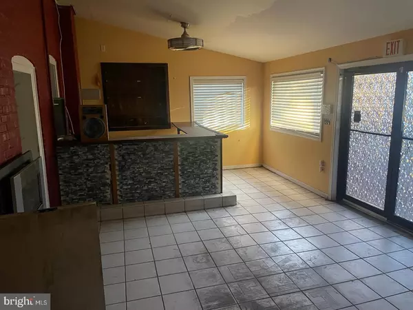 Chester, PA 19013,327-329 HIGHLAND AVE