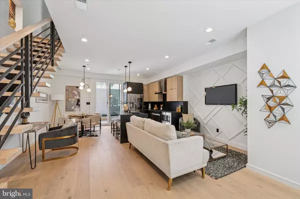 Philadelphia, PA 19147,303 PEMBERTON ST