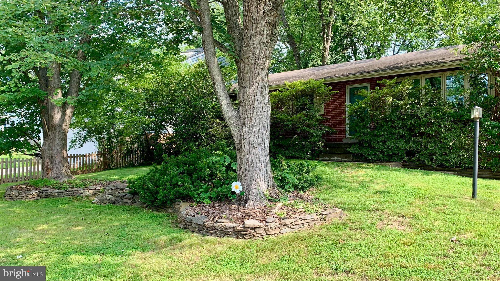 Vienna, VA 22180,611 GIBSON DR SW