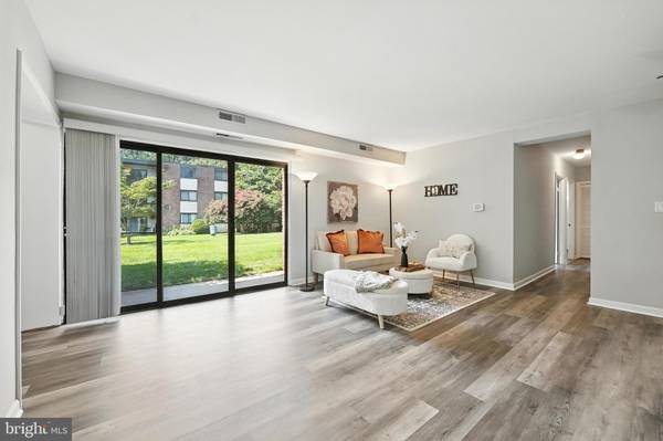 Fairfax, VA 22030,10723 W WEST DR #103