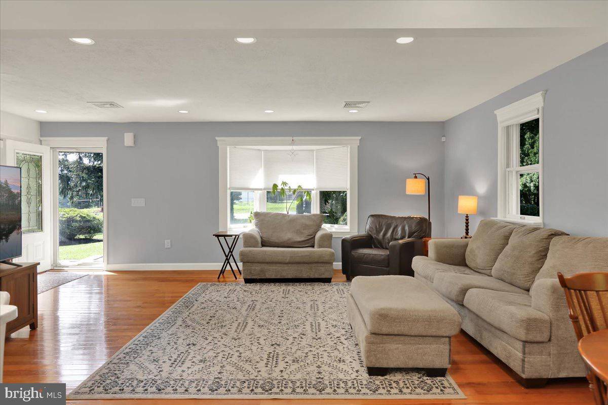 Reading, PA 19605,909 SOFIANOS LN