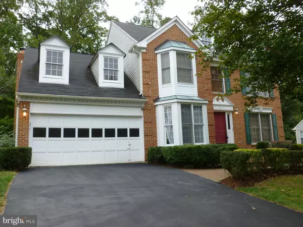 8614 OAK CHASE CIR, Fairfax Station, VA 22039