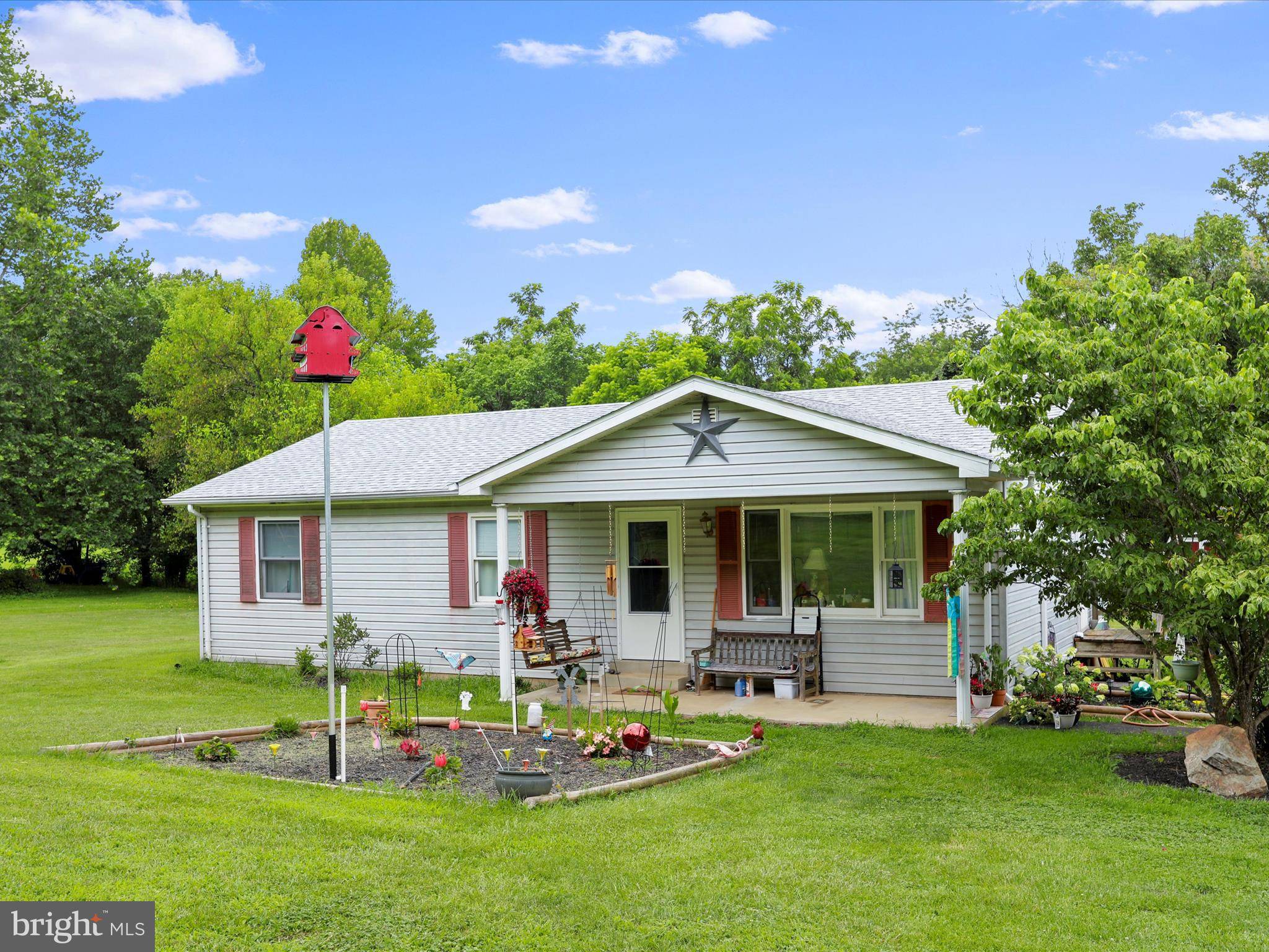 Bentonville, VA 22610,262 THOMPSON HOLLOW RD