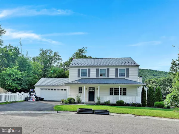42 OVERLOOK DR, Pottsville, PA 17901