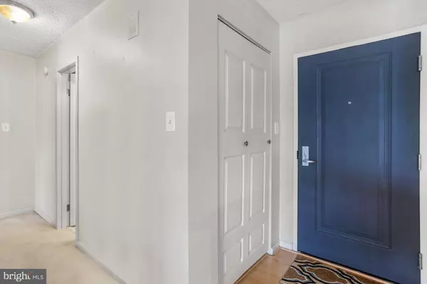 Arlington, VA 22204,5300 COLUMBIA PIKE #1008