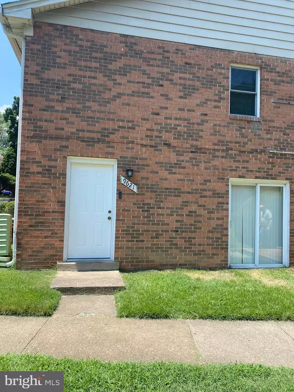 9621 HAGEL CIR #D, Lorton, VA 22079