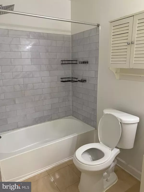 Lorton, VA 22079,9621 HAGEL CIR #D