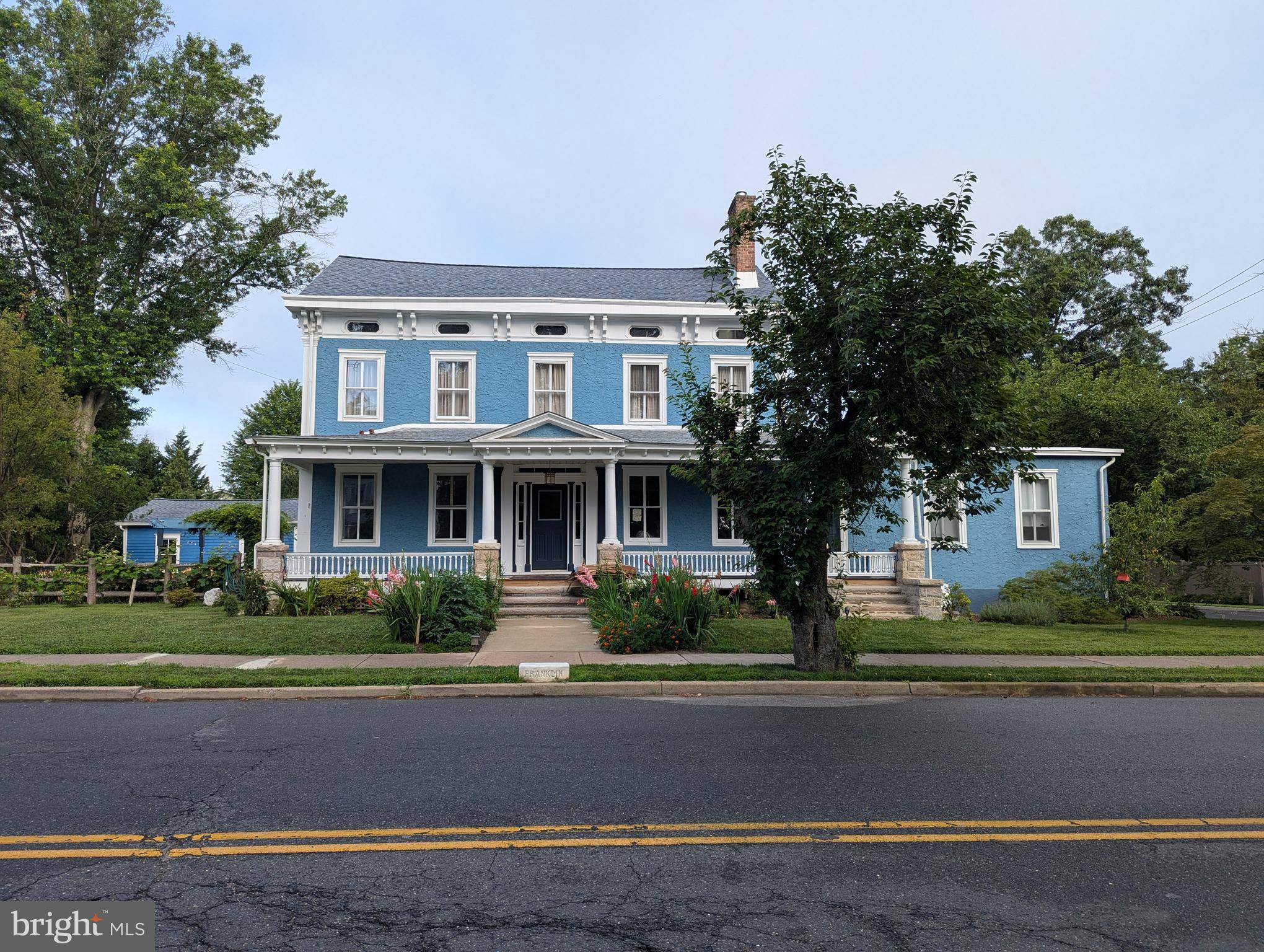 Hightstown, NJ 08520,302 S MAIN ST
