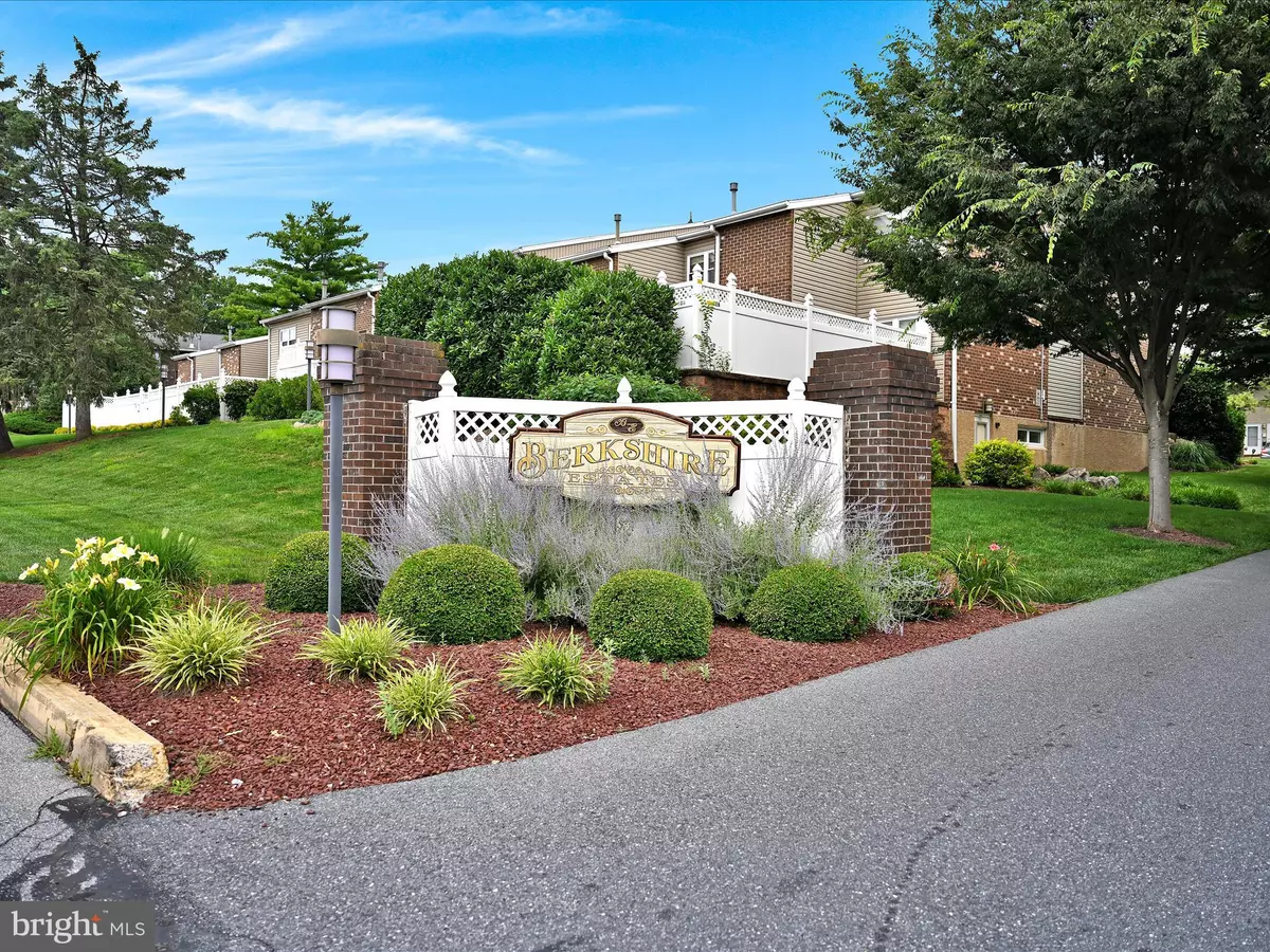 Reading, PA 19610,2914 STATE HILL RD #D16
