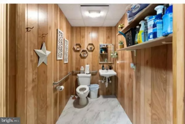 Luray, VA 22835,134 W MAIN ST