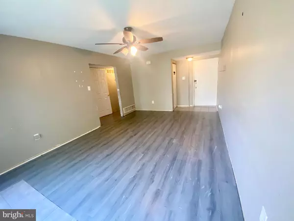 Clementon, NJ 08021,35 CHELSEA CIR
