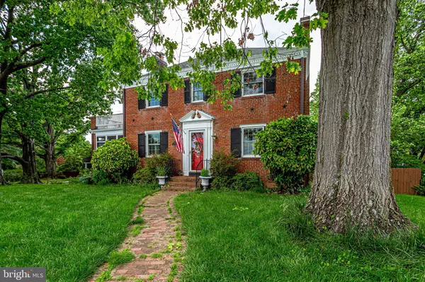Alexandria, VA 22301,609 UPLAND PL