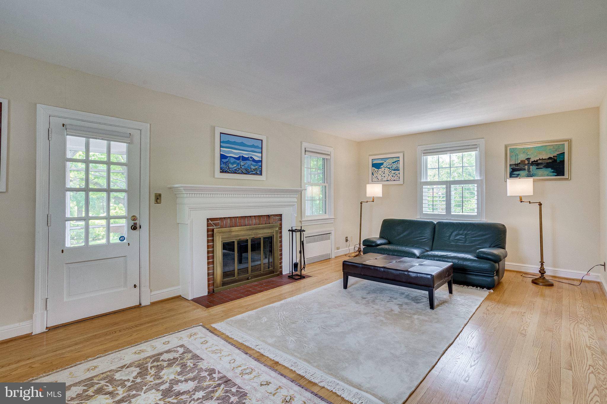 Alexandria, VA 22301,609 UPLAND PL