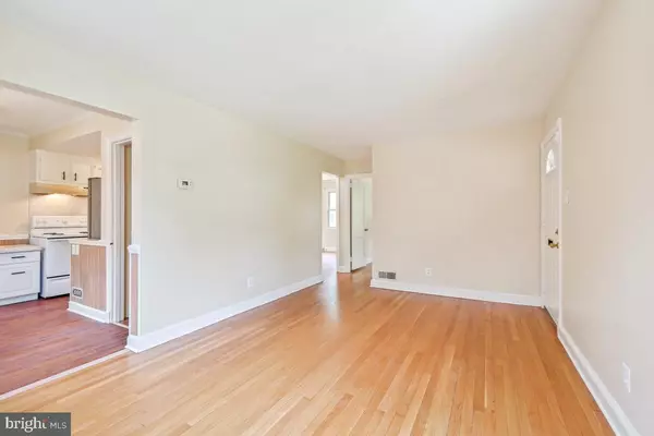 College Park, MD 20740,9023 49TH PL