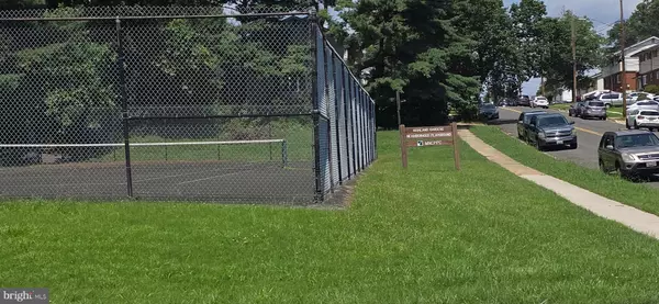 Capitol Heights, MD 20743,828 BOOKER PL