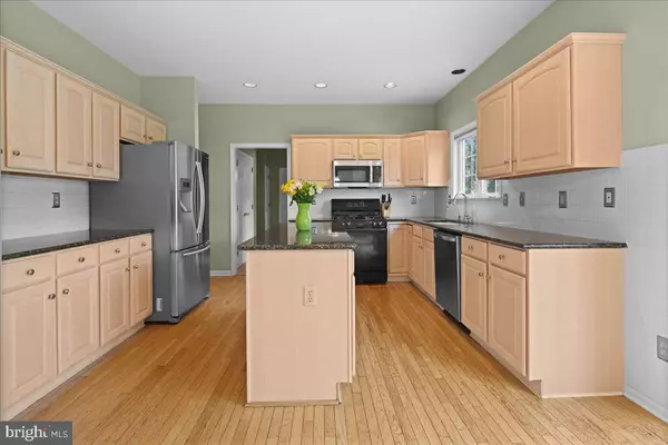 Pennington, NJ 08534,34 SHARA LN