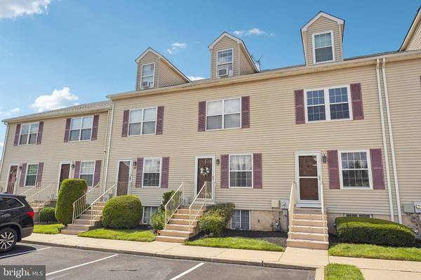 Langhorne, PA 19047,31 CARRIAGE KNOLL CT