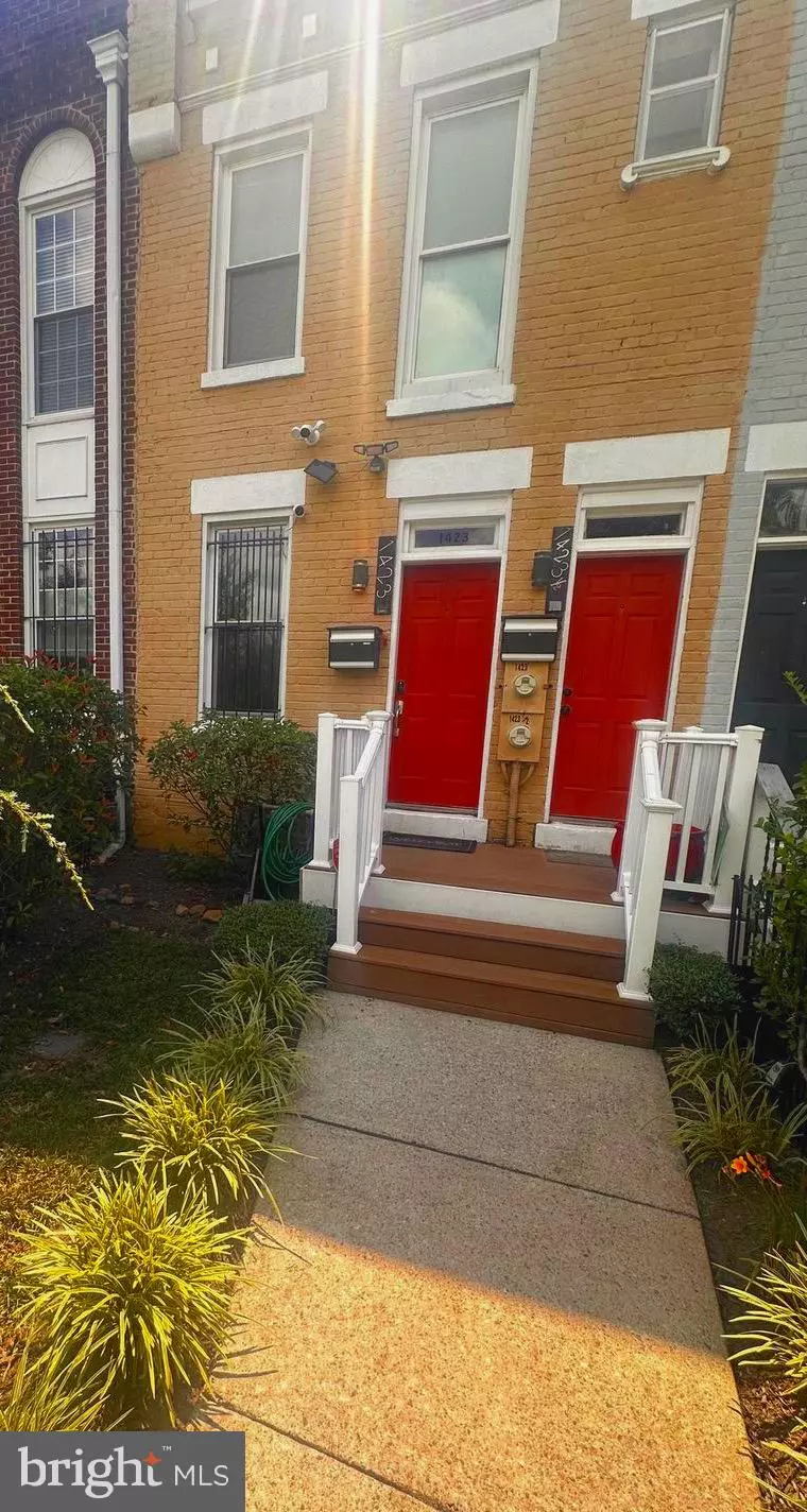 Washington, DC 20002,1423 E ST NE