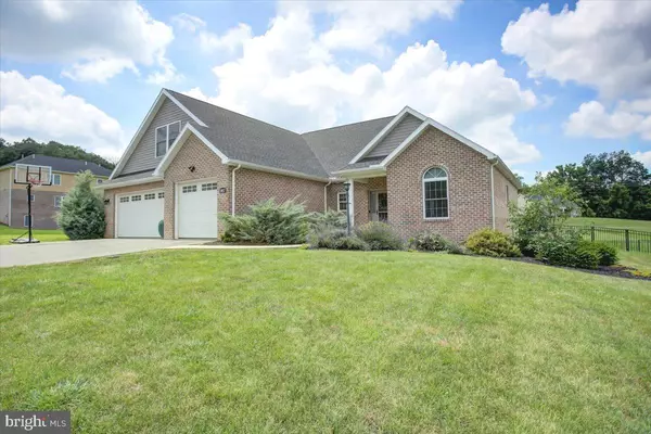 Chambersburg, PA 17202,1857 CARRERA DRIVE