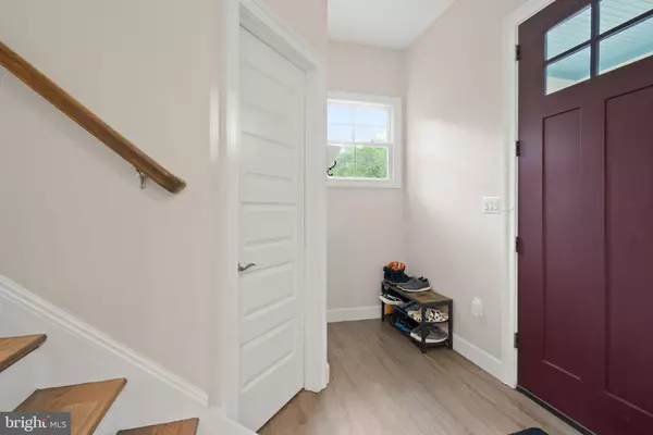Annandale, VA 22003,5104 BIRCH LN