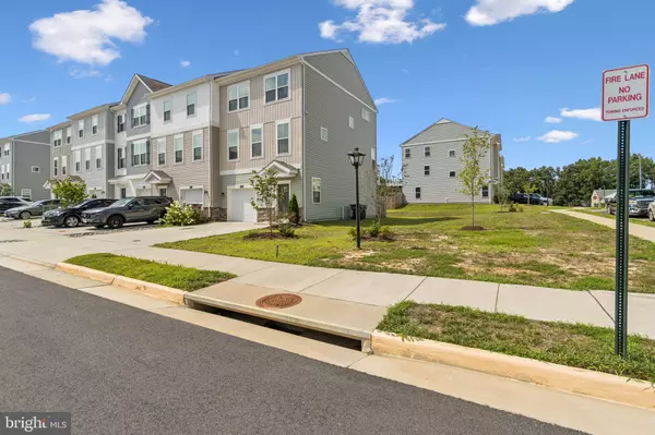 Fredericksburg, VA 22405,400 HONEYBERRY LN