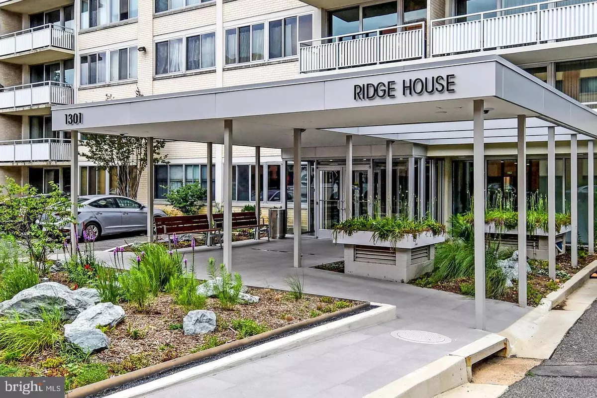 Arlington, VA 22202,1301 S ARLINGTON RIDGE RD #404